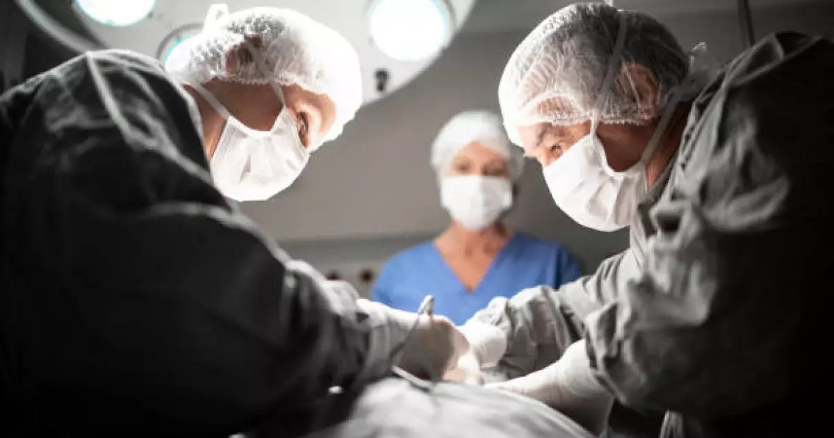   Көкшетаулық жігіт анасына бауырын беріп, донор болды   