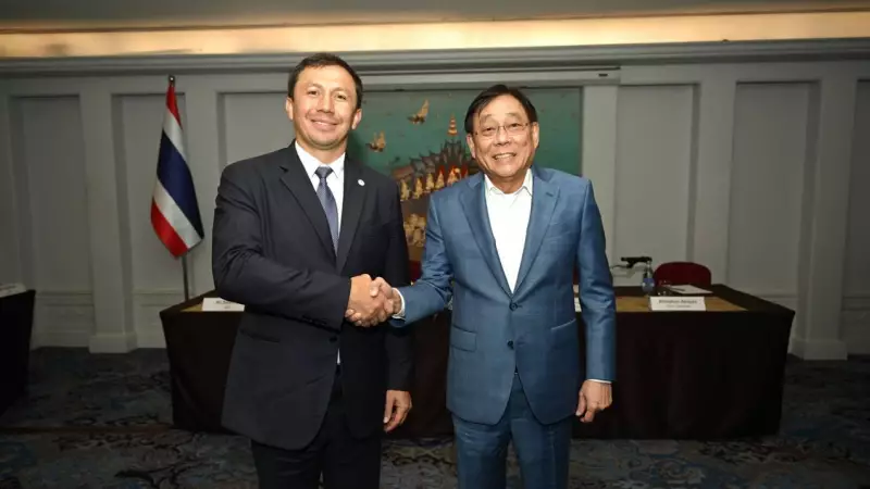 Геннадий Головкин Таиланд бокс қауымдастығының басшысымен кездесті