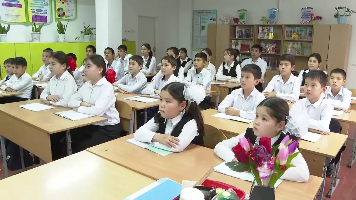 Егіздер мектебі: Арыс қаласында бір мектепте 16 жұп білім алып жүр