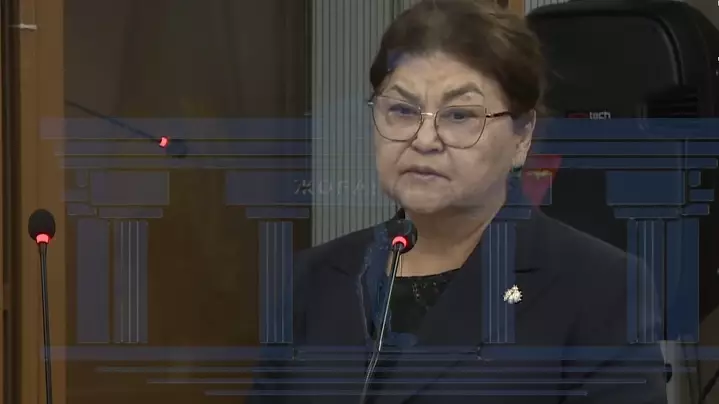 "Қызылордада кәмпит, мандарин және апельсин саттым" - Қуандық Бишімбаевтың анасы 