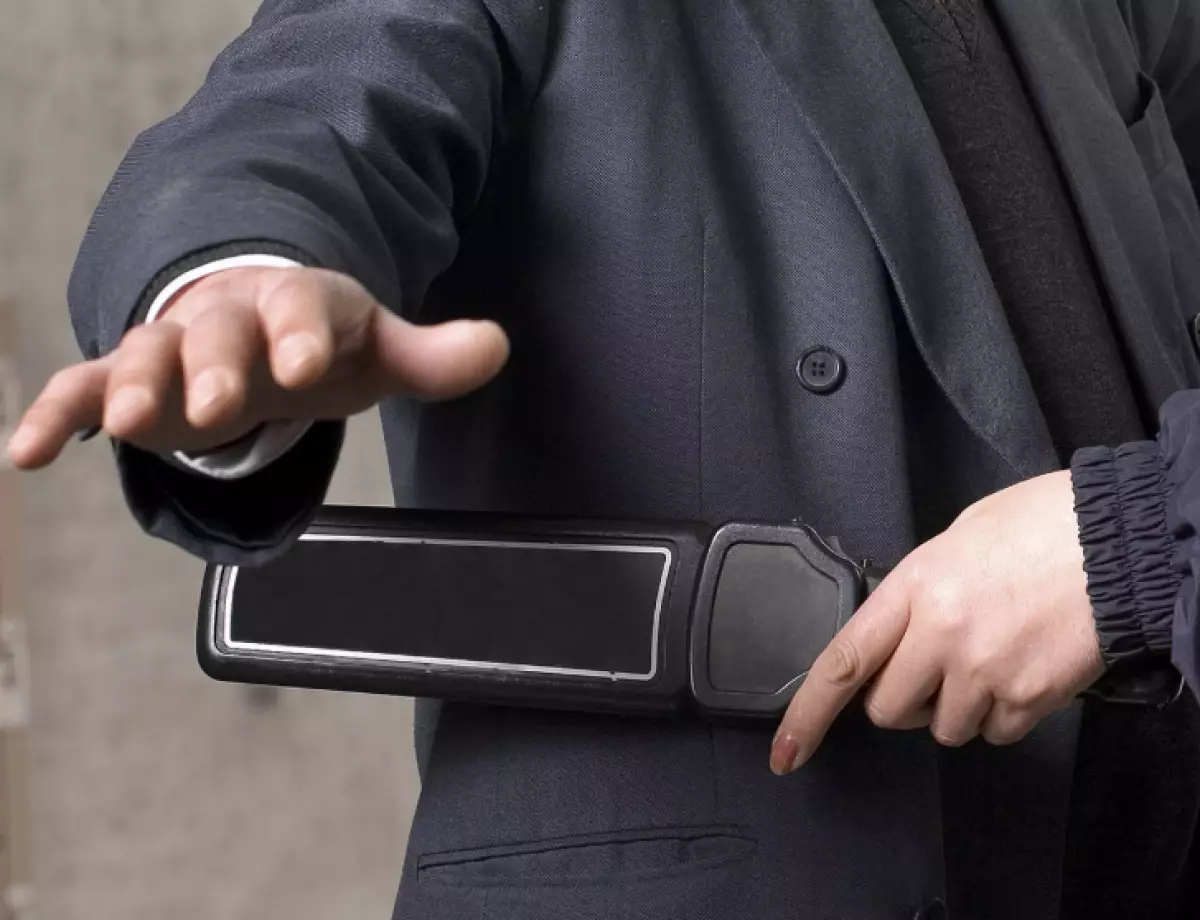 Посетителей ТРЦ будут проверять металлоискателем в Казахстане