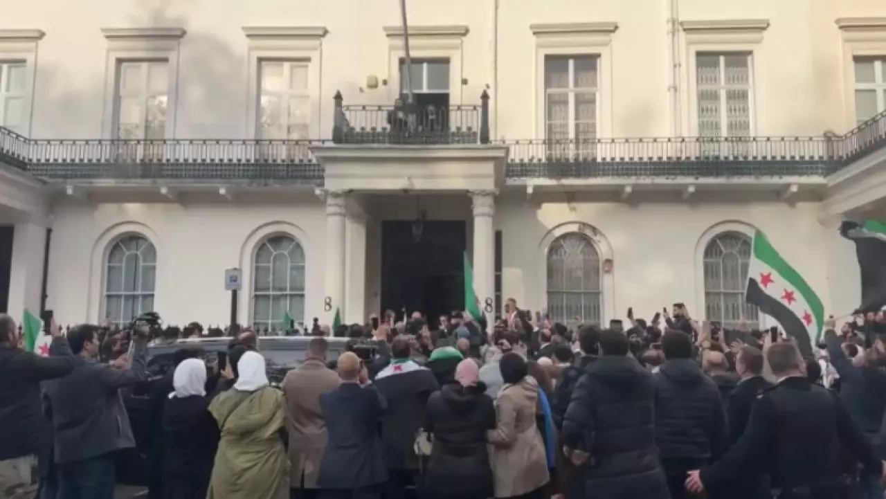 Посольство Сирии возобновило работу в Лондоне