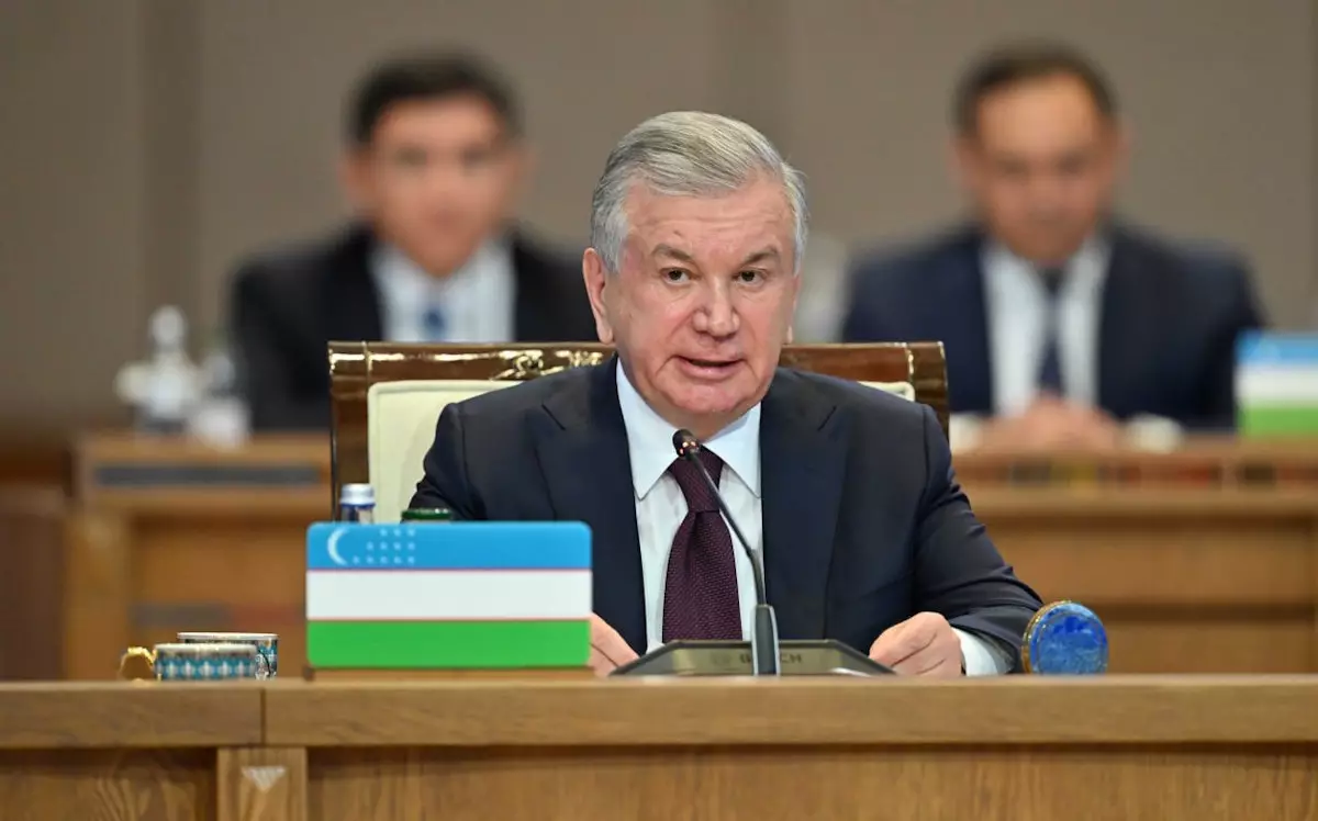 «Мы не строим стены, мы возводим мосты»: статья Мирзиёева перед саммитом в Ташкенте