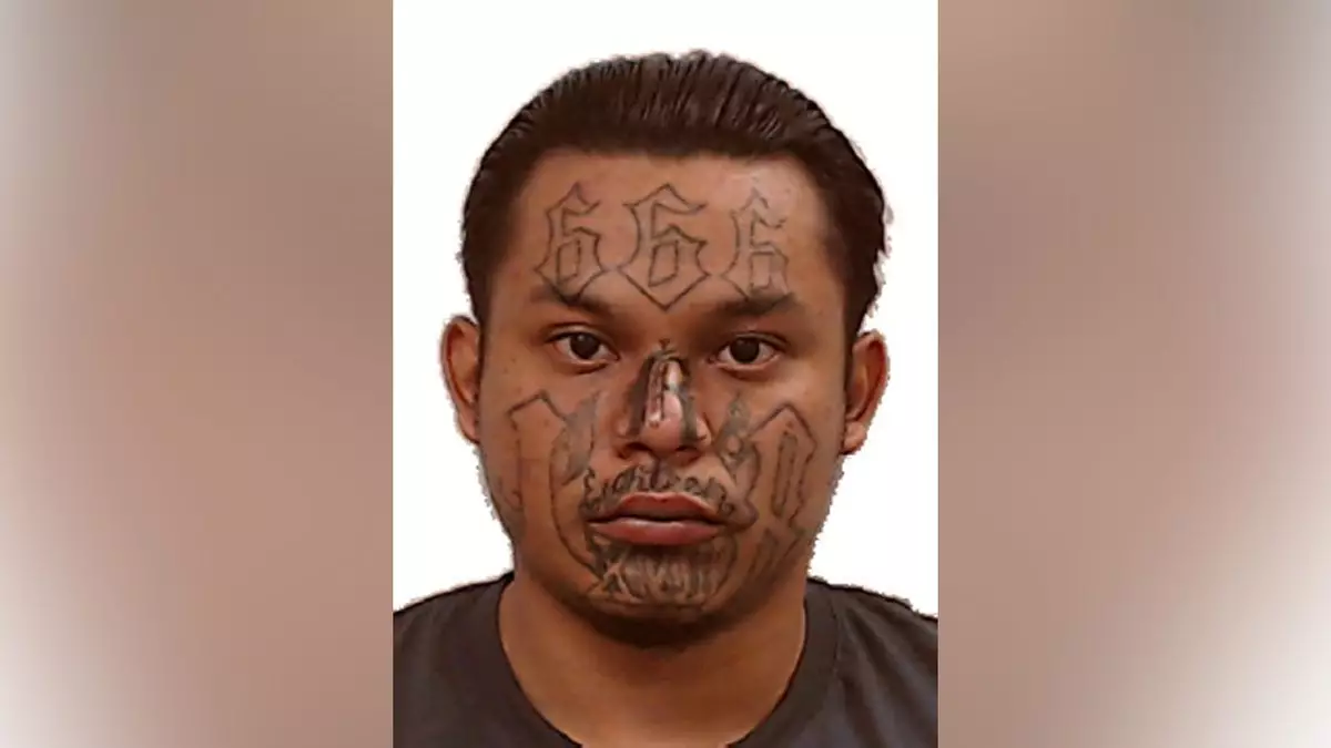 В США задержан разыскиваемый за убийство бандит с татуировкой демона на лице.
