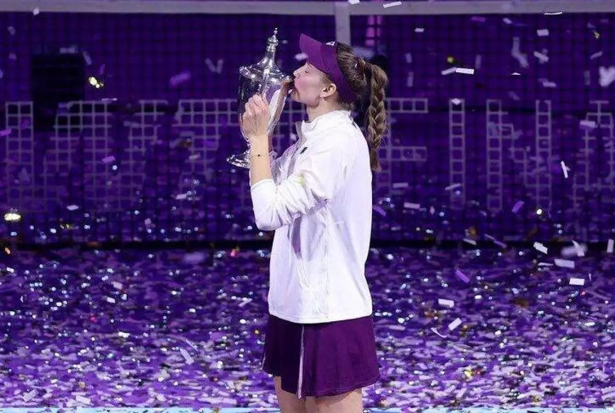 Елена Рыбакина заработала рекордные призовые в 2025 году