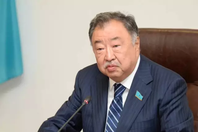 Бишімбаевтың әкесі қатерлі ісікке шалдықты