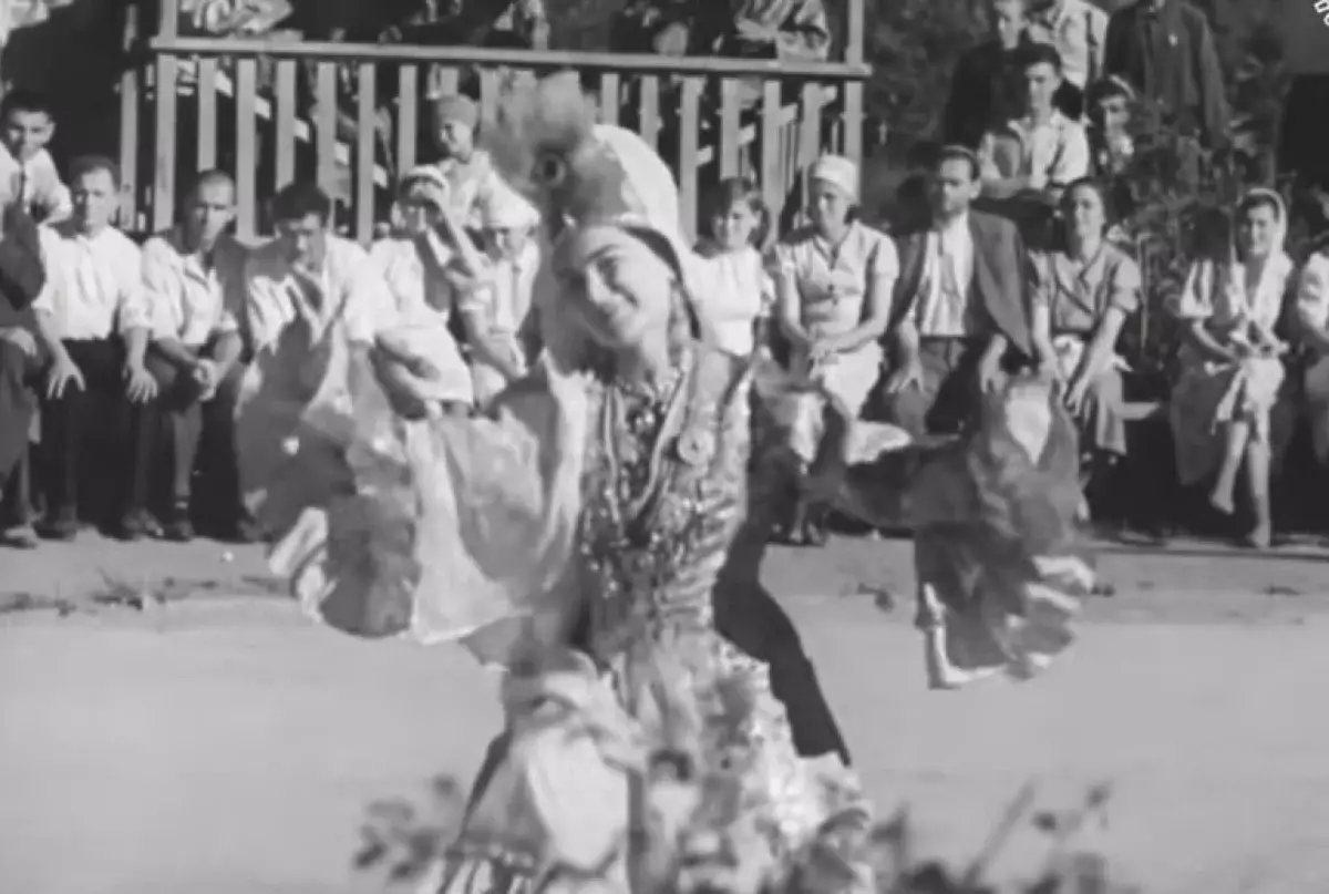 Уникальное видео танцовщицы Шары Жиенкуловой обнаружено в российском архиве