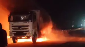 "Алматы-Өскемен" тасжолында жүк көлігі өртенді 