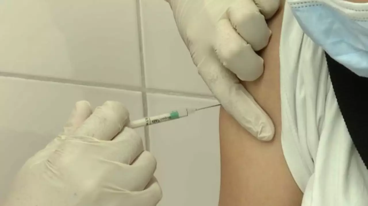 Иммунизация подростков против ВПЧ проходит в Жетісу