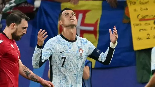 ӘЧ-дегі сенсация. Португалия аяқ-асты ұтылып Роналдудан айырылып қалды