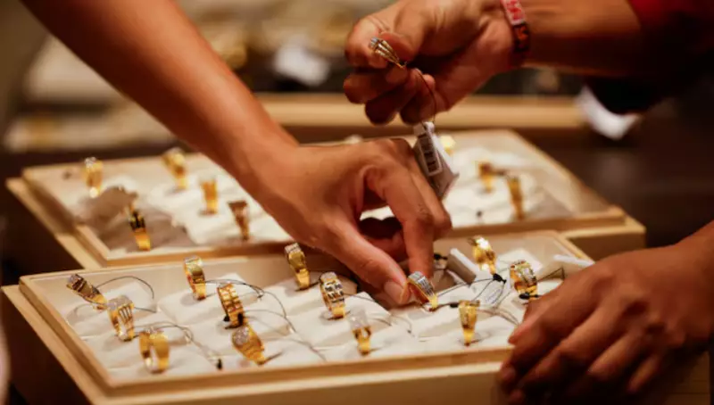 Золото растет в цене на фоне ожиданий инвесторов в США