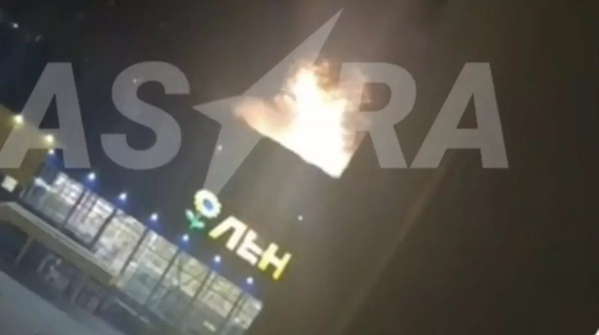 В Новороссийске после атаки дронов повреждена нефтебаза и жилые дома