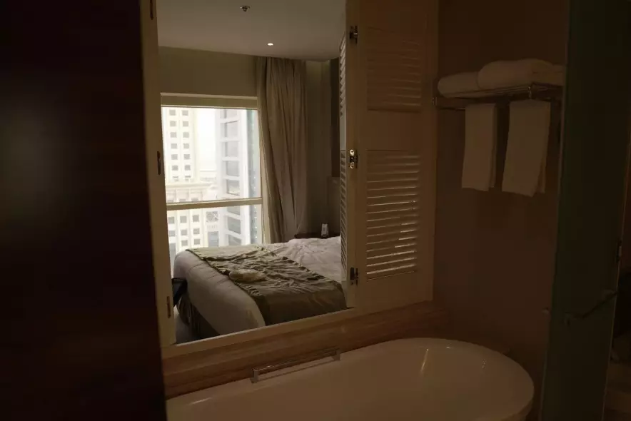 Китайская гостья отеля заплатила почти в 300 раз больше за номер после затопления, которое сама же и устроила