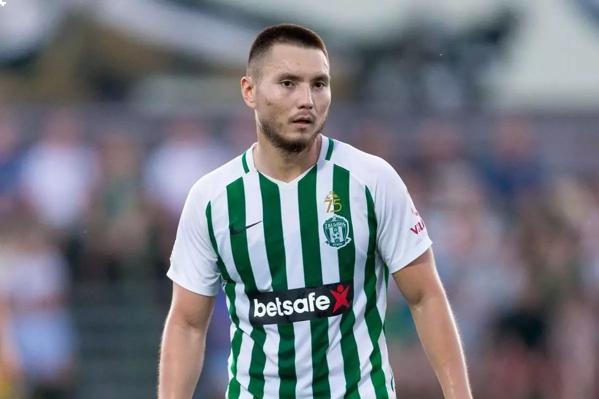 "Футболды тастаймын": Блогер Мерей Абилованың күйеуі қаңқу сөздерге жауап берді