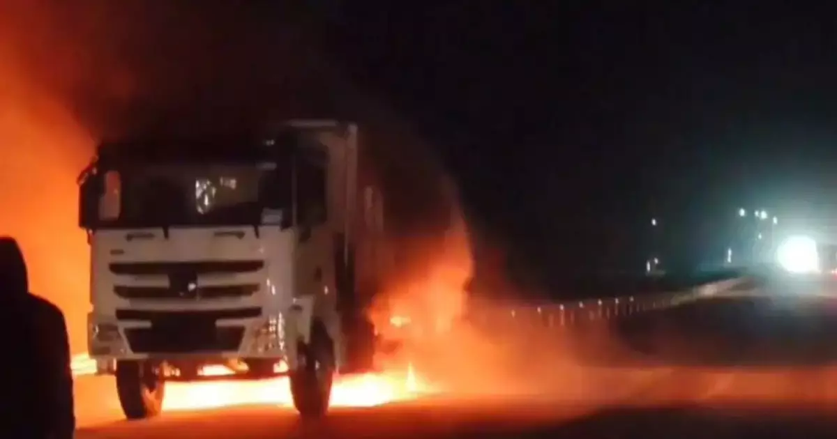   "Алматы-Өскемен" тасжолында жүк көлігі өртеніп кетті   