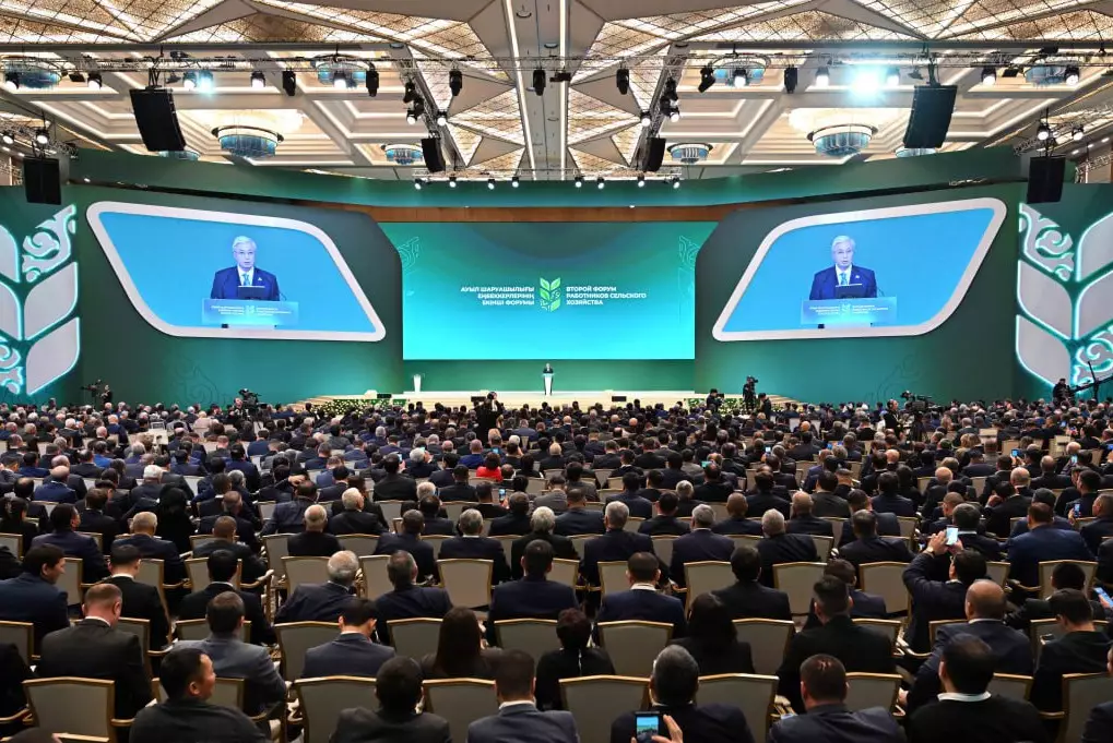 Президент участвует во втором Форуме работников сельского хозяйства