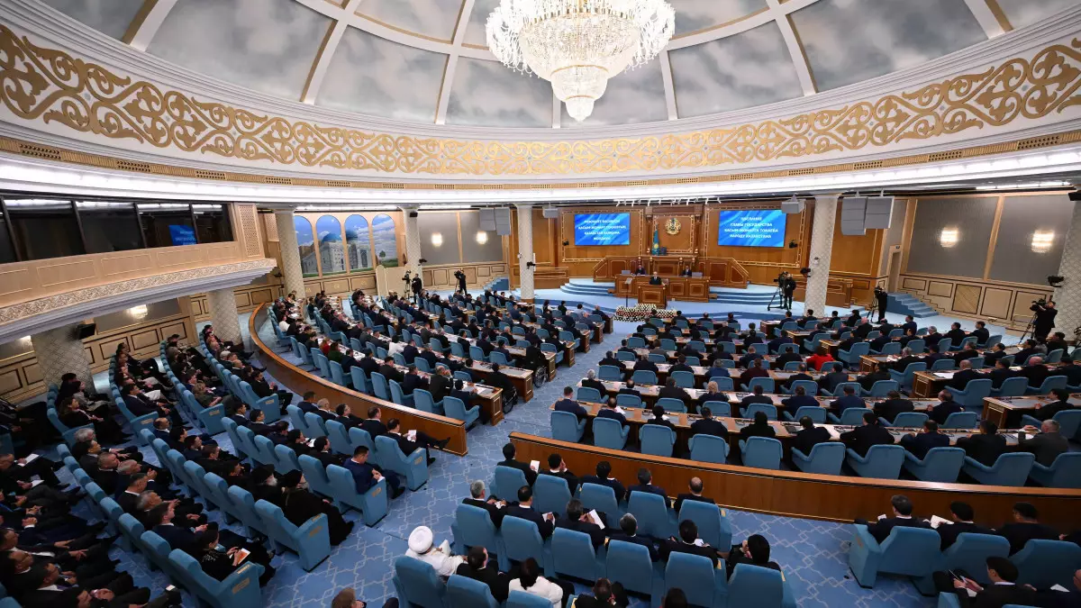 Парламенттік реформа: белгілі заңгер жергілікті элиталардың ықпалын шектеу қажеттігін айтты