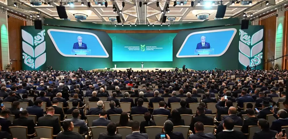 Президент Ауыл шаруашылығы еңбеккерлерінің екінші форумына қатысып жатыр