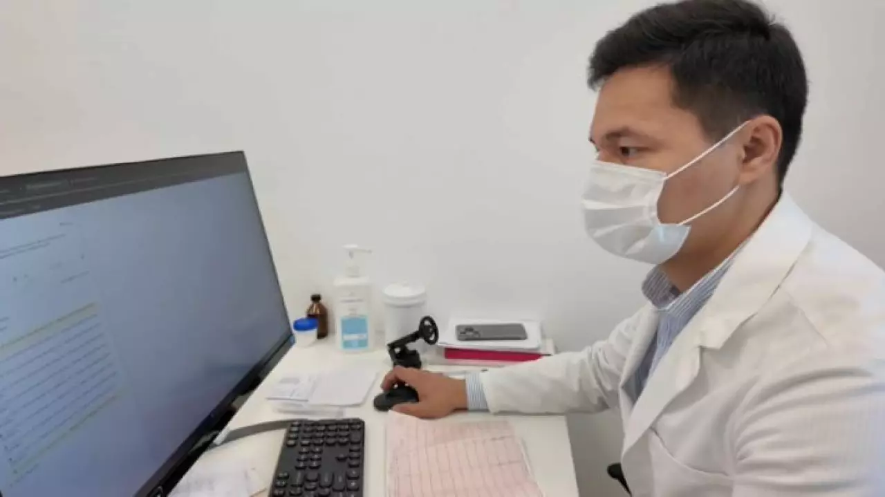 Больше 230 врачей приехали работать в Костанайскую область