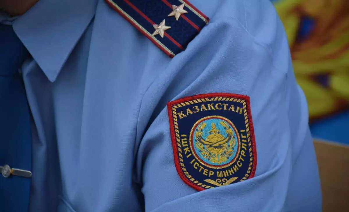 Полицейский уволен после «позорного» инцидента в опорном пункте в Караганде