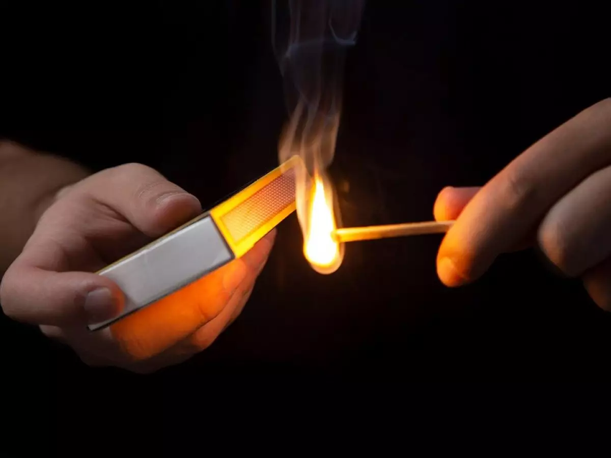 12 человек арестовали в Казахстане после поджога государственного флага