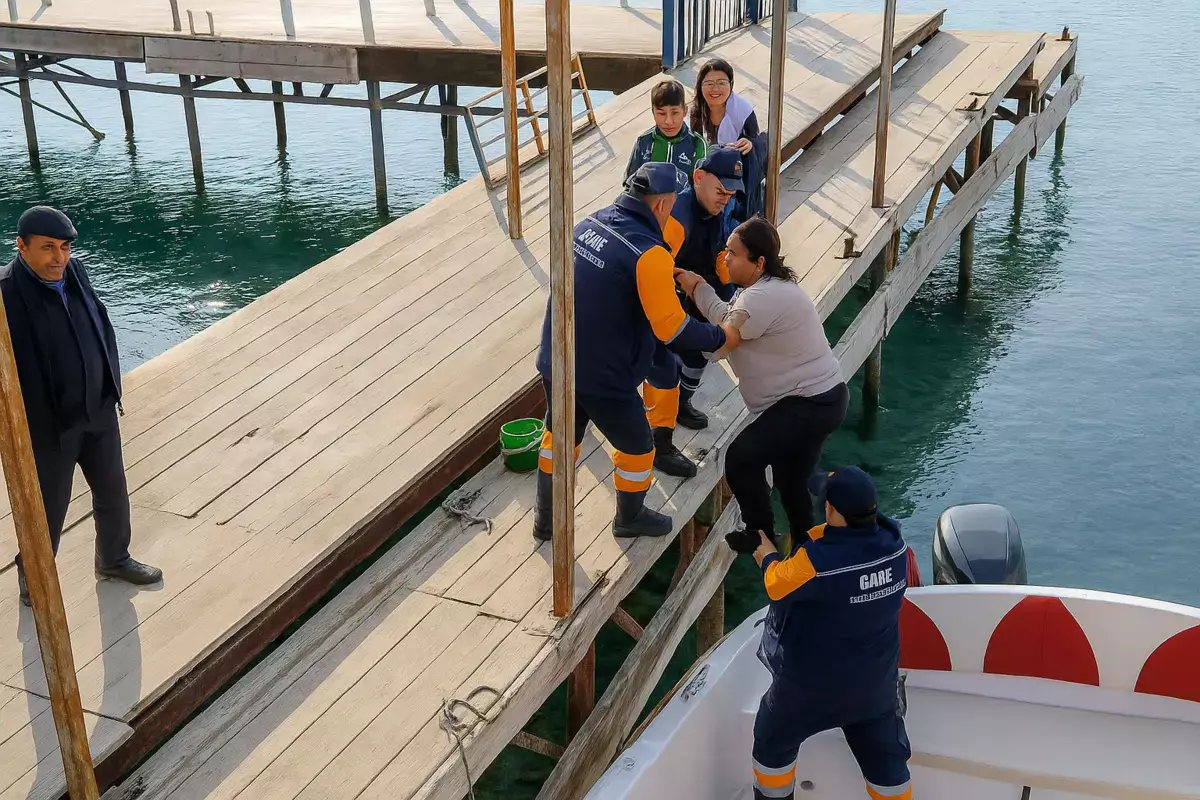 В Актау женщина упала с пирса в море - новости на Lada.kz 14.11.2025