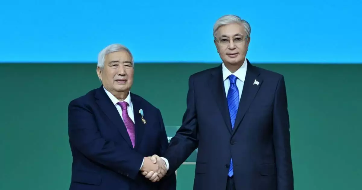  Президент ауыл шаруашылығы саласының 30 еңбеккерін марапаттады 