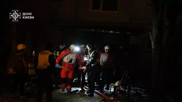 Обломки ракеты повредили посольство Азербайджана в Киеве