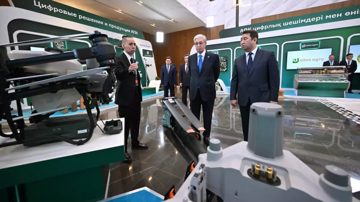 Президент ауыл шаруашылығындағы цифрлық шешімдер көрмесімен танысты