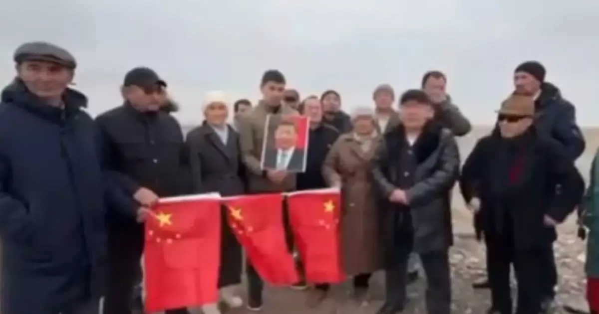  Қытай елінің туын өртеген 12 адам қамауға алынды 