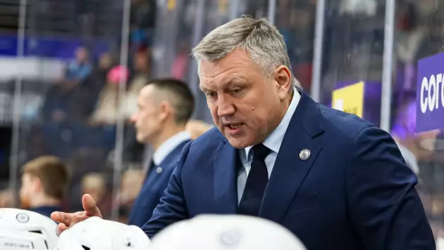 Экс-тренер "Барыса" лишился поста в клубе КХЛ