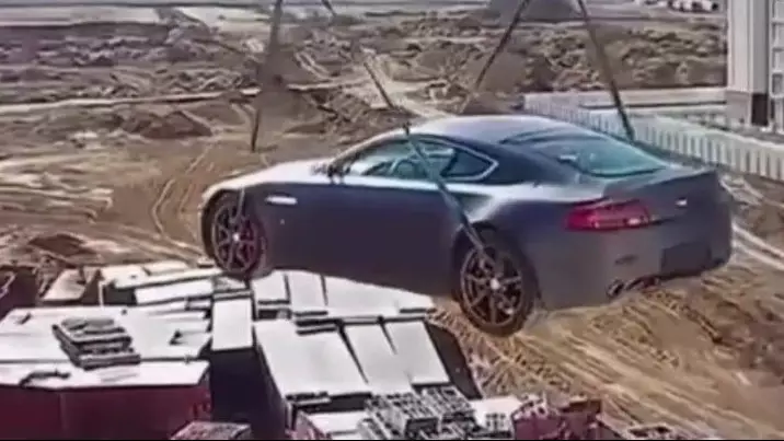 Ғимарат төбесіндегі дрифт: Шымкенттік азамат көлікпен 12 қабатқа “көтерілді”