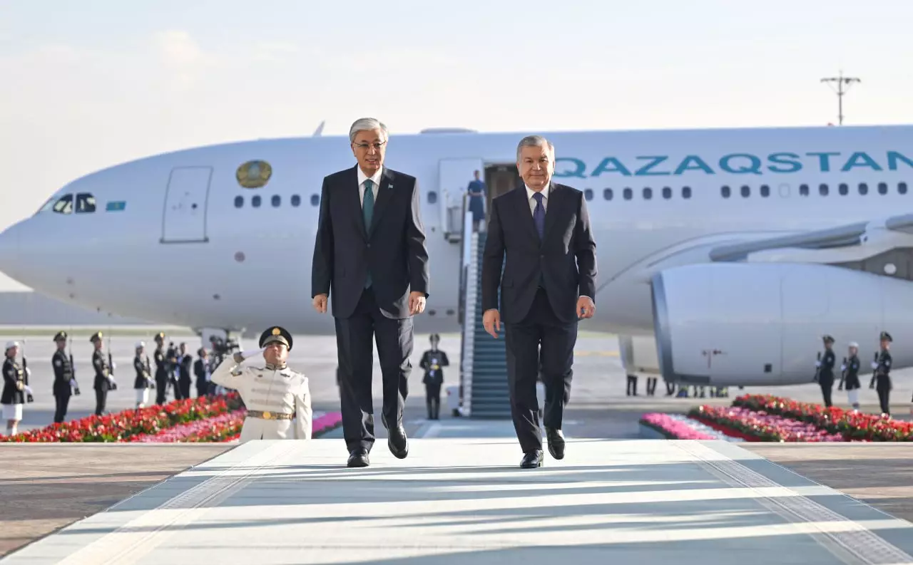 Токаев прибыл с государственным визитом в Ташкент