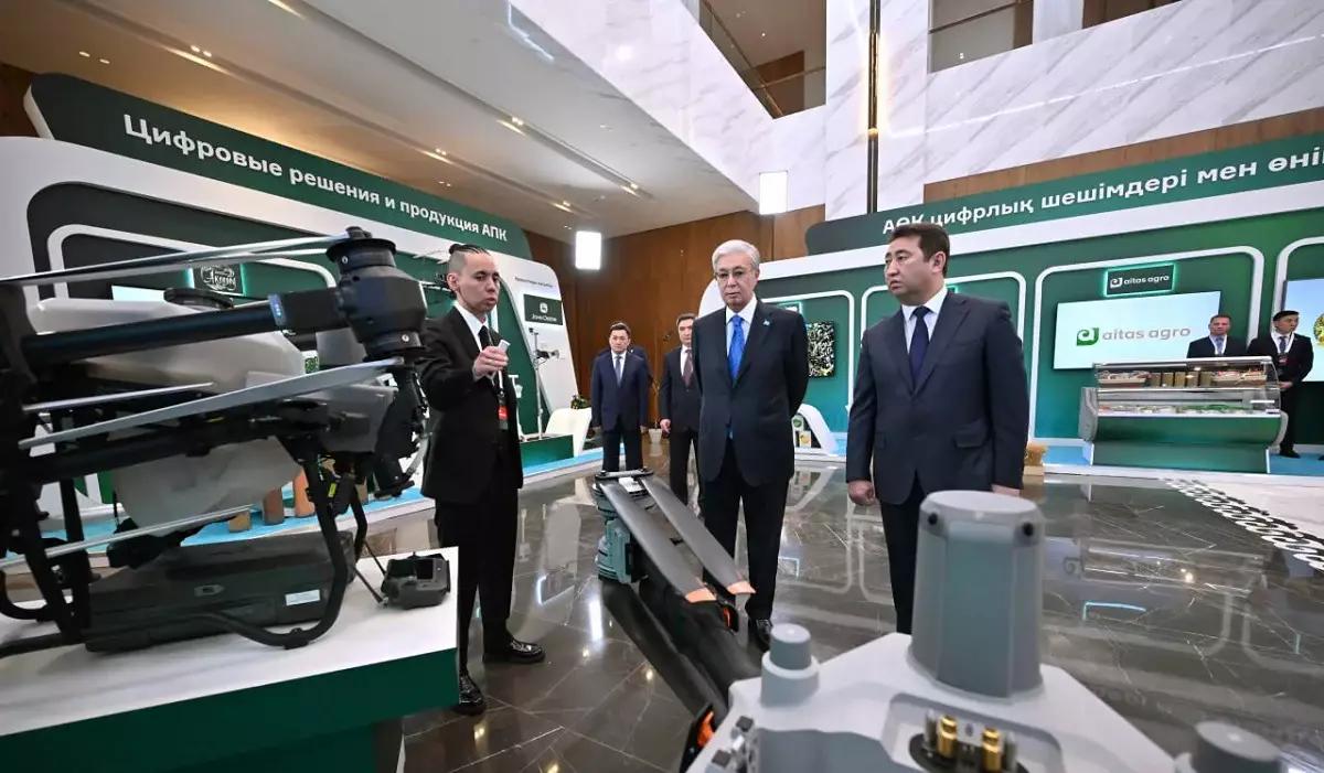 Президент ауыл шаруашылығындағы цифрлық шешімдер көрмесін аралап көрді