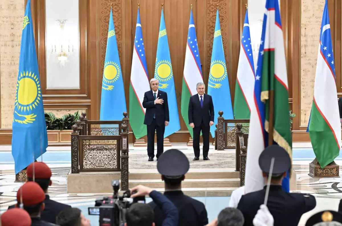 Состоялась официальная церемония приветствия Главы государства в Ташкенте (видео)