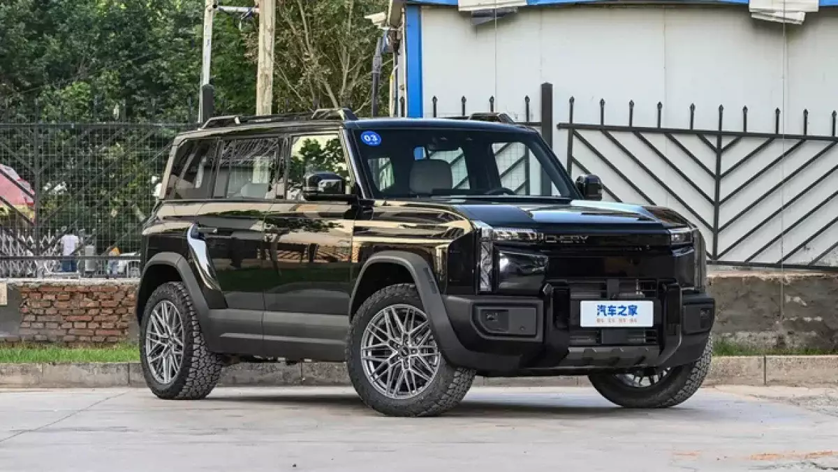 Не доехал до неба: новый кроссовер Chery упал со знаменитой лестницы во время съемок рекламы