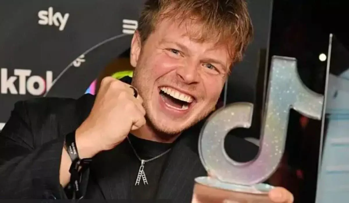 Блогер со стремянкой из Украины получил престижную премию на конкурсе TikTok