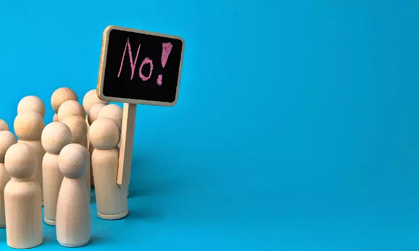 Фонд заявил о вызове главы в полицию после уведомления о мирном митинге в Павлодаре