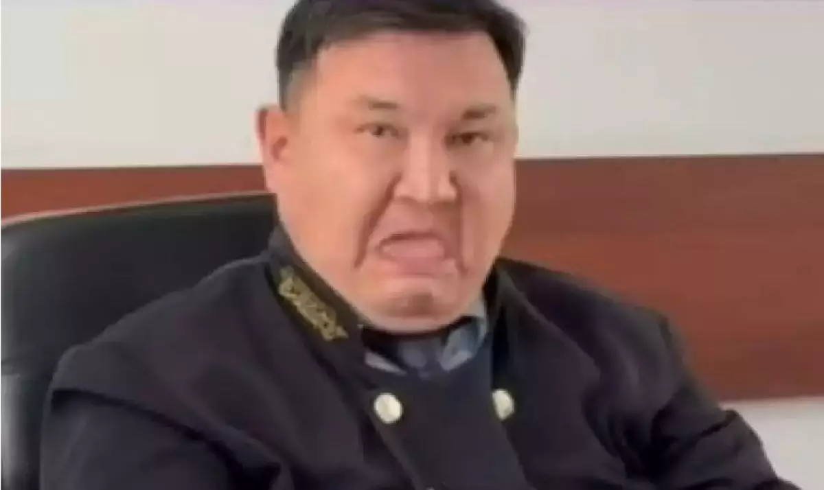 Тілін шығарған судьяның жазасы белгілі болды