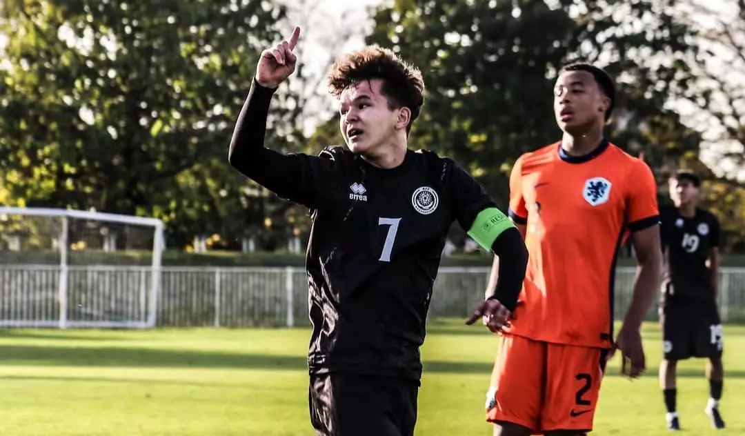 Нидерланд — Қазақстан матчы бес гол және бір қызыл карточкамен аяқталды