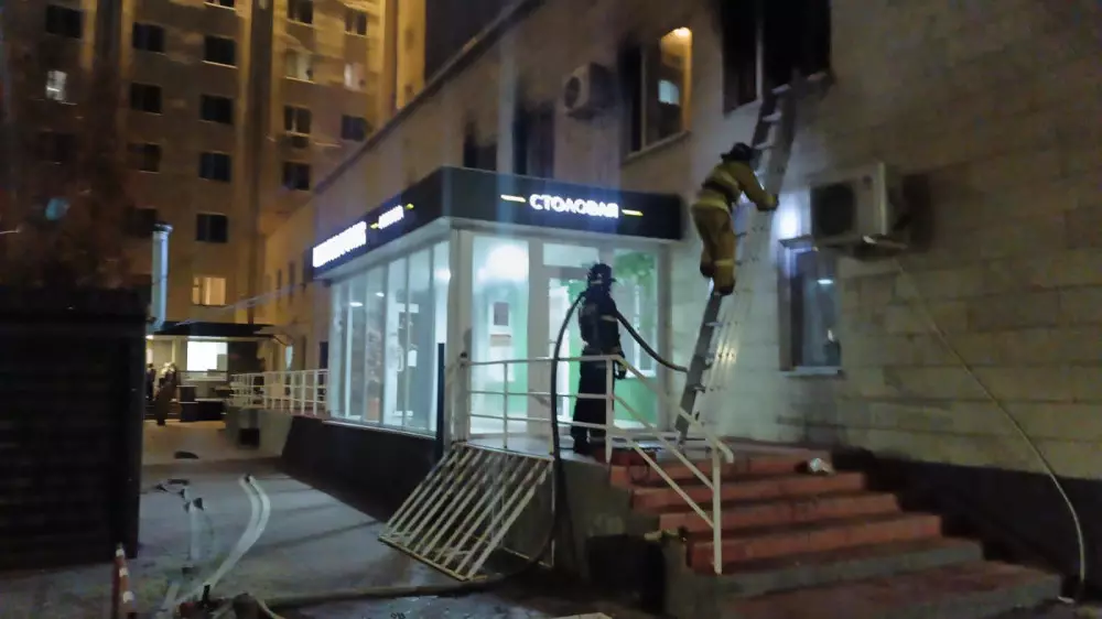 Ресторан загорелся в Кокшетау, эвакуировались 150 человек