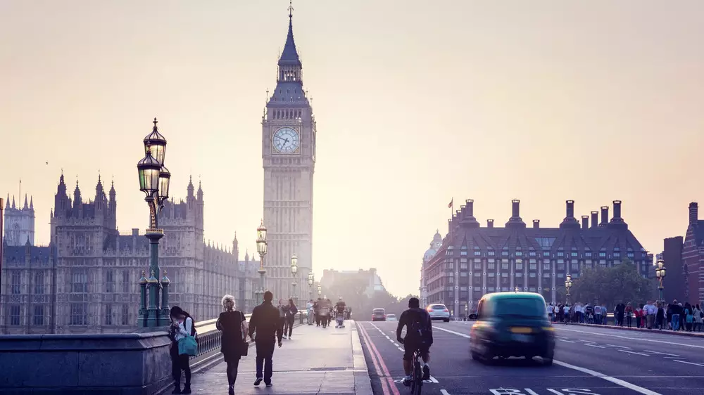 Великобритания временно сняла санкции с “дочек“ “Лукойла“ в Болгарии