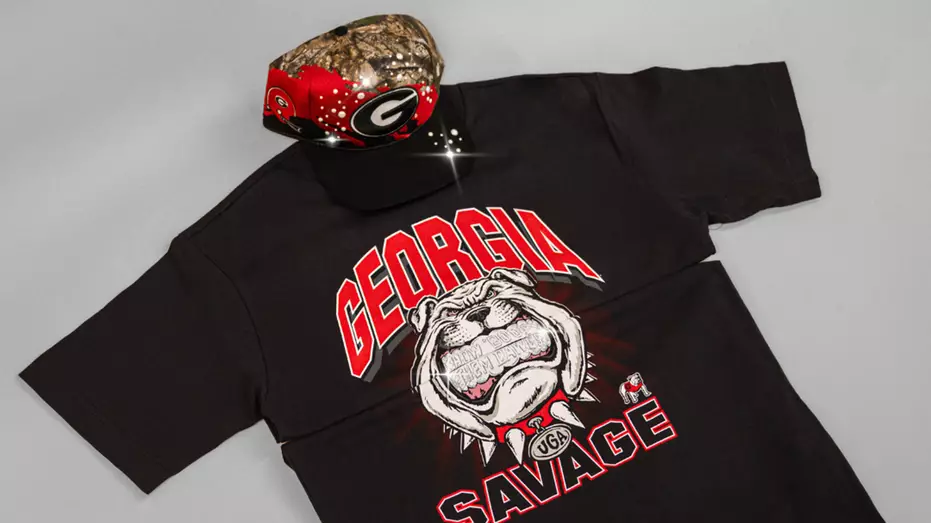 Хип-хоп-звезда Quavo запускает многолетнее партнерство Lids с новой коллекцией Georgia Bulldogs.