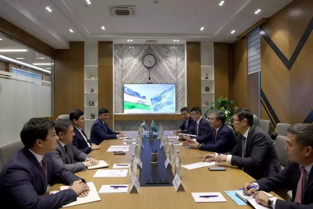 Узбекистан и Казахстан планируют расширить сотрудничество в горнодобывающей отрасли.