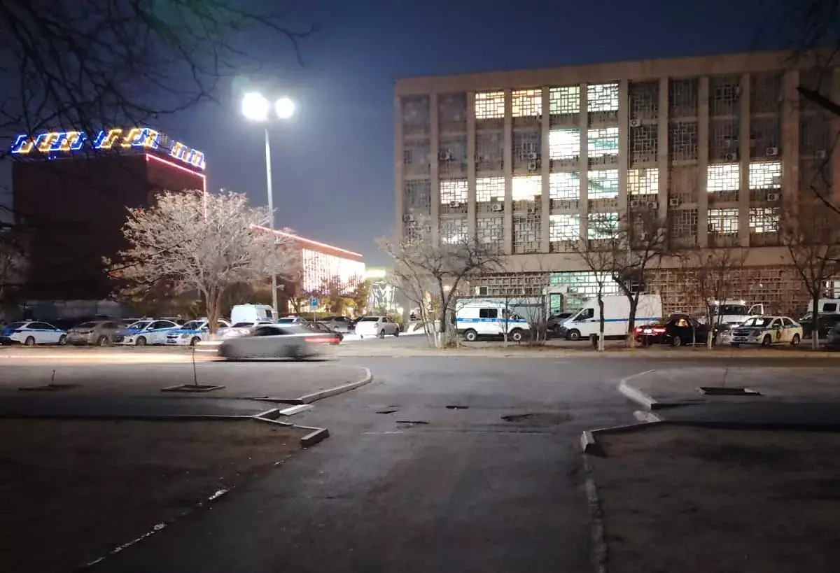 Скопление полиции у акимата перепугало жителей Актау - новости на Lada.kz 14.11.2025