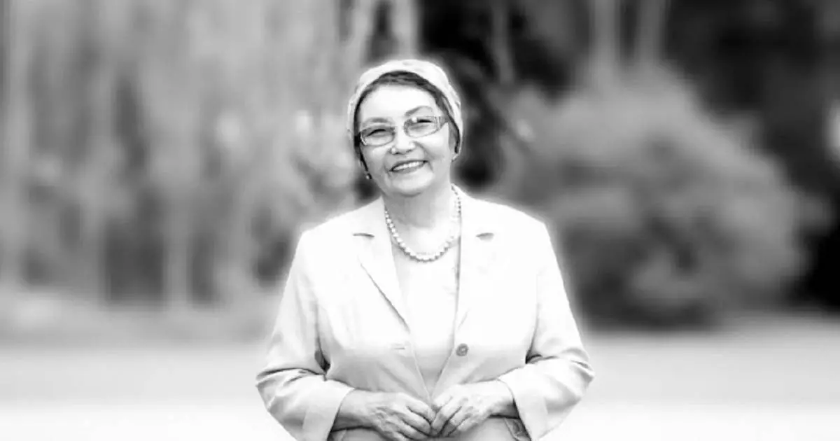  Тоқаев ақын Күләш Ахметова өмірден озуына байланысты туыстарына көңіл айтты 