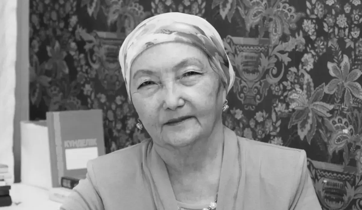 Токаев выразил соболезнования родным поэтессы Куляш Ахметовой