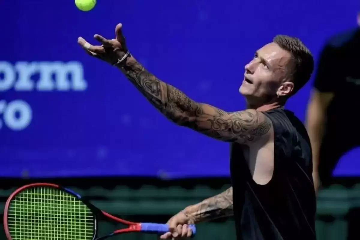 Казахстанский теннисист прошёл в полуфинал турнира в Египте