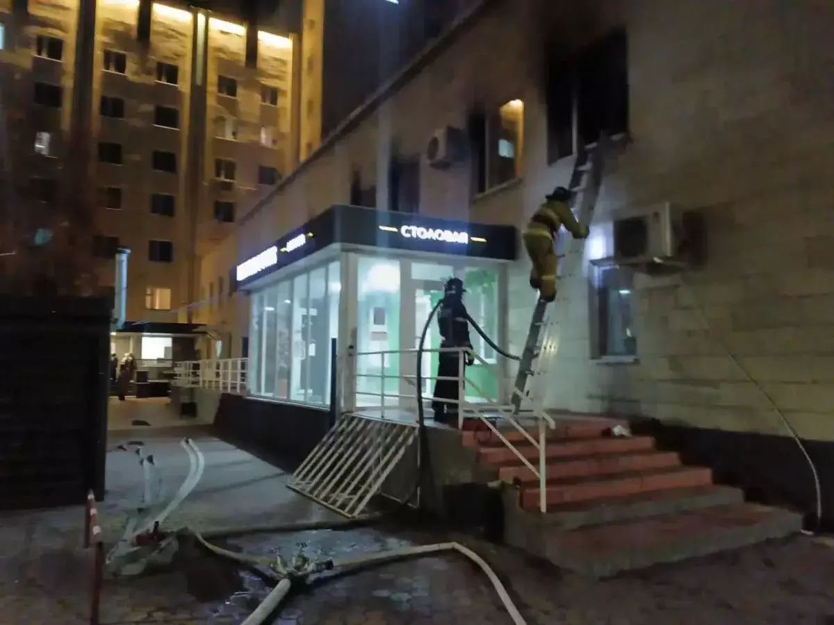 Көкшетауда қонақ үйден өрт шығып, 150 адам эвакуацияланды