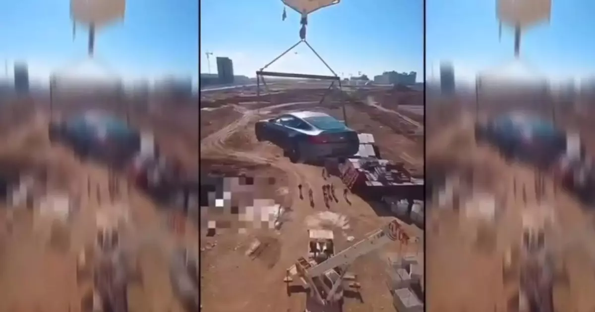  Шымкентте көлігін үй төбесіне шығарып дрифт жасаған жігіт қамауға алынды 